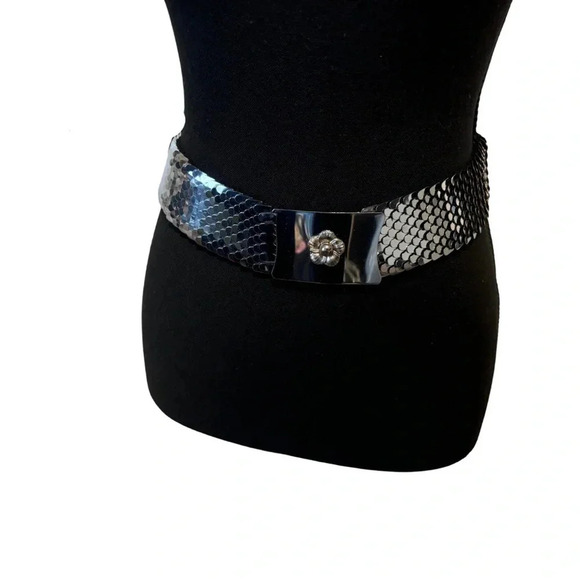 Vintage Accessories - Vintage  | Metal Stretchy Belt with Flower Belt Buckle | OS